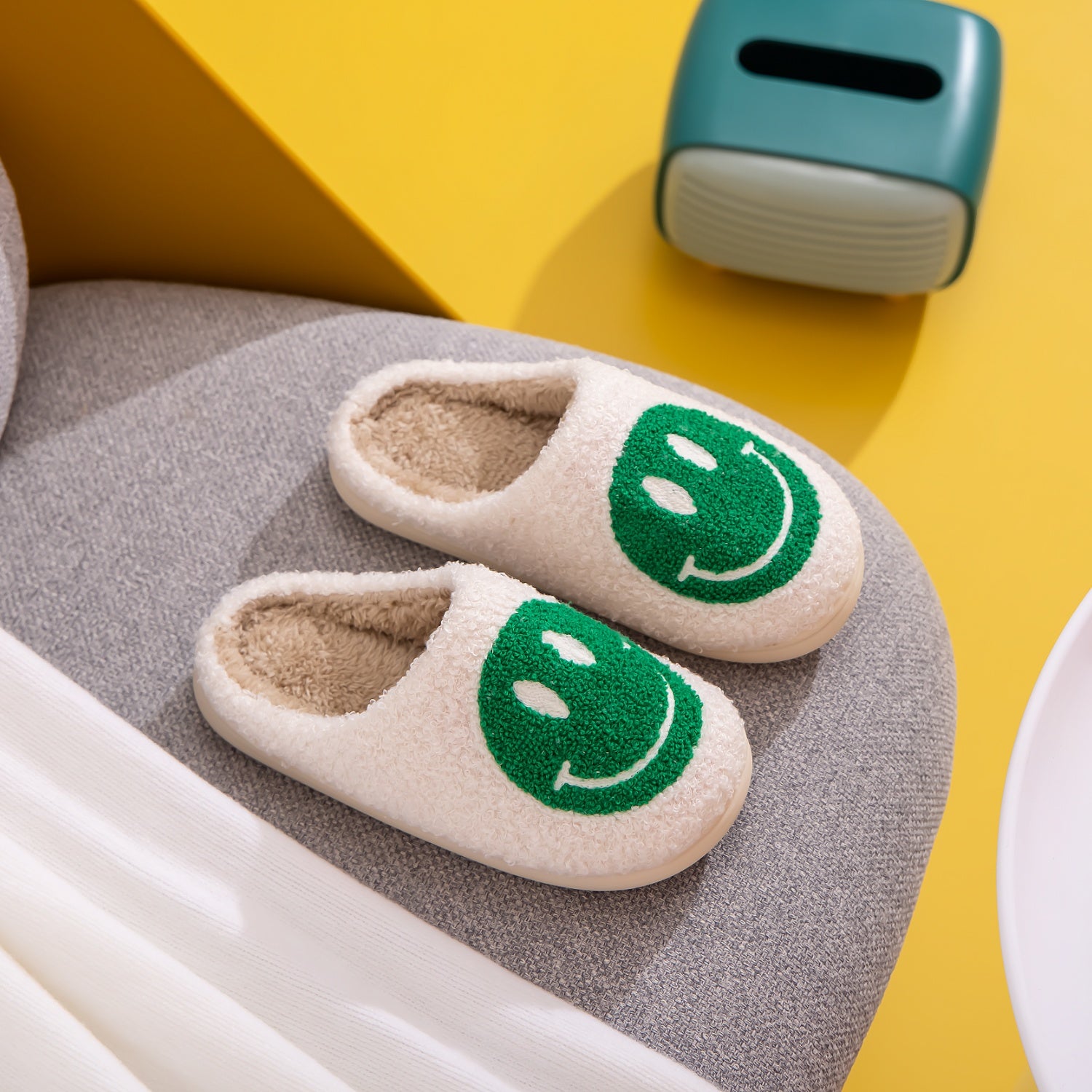 Melody Smiley Face Slippers - Whateversit