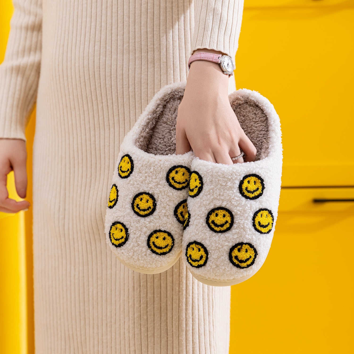 Melody Smiley Face Slippers - Whateversit