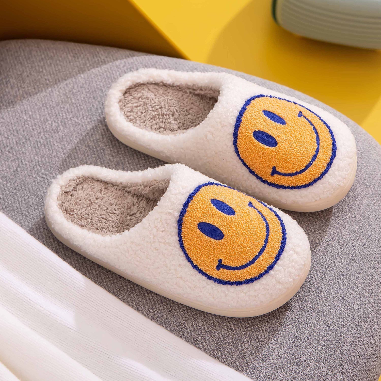 Melody Smiley Face Slippers - Whateversit