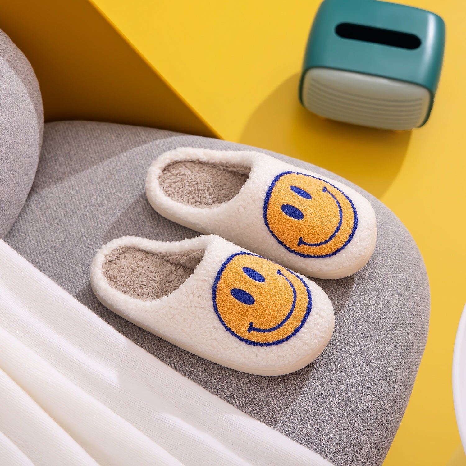 Melody Smiley Face Slippers - Whateversit