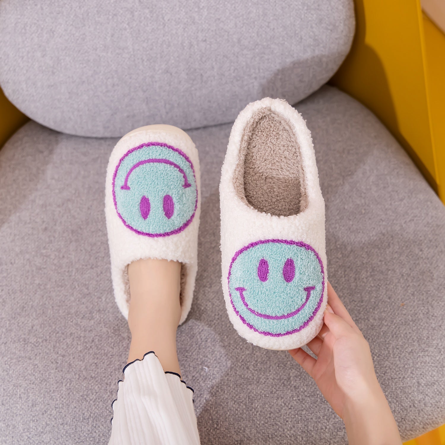 Melody Smiley Face Slippers - Whateversit