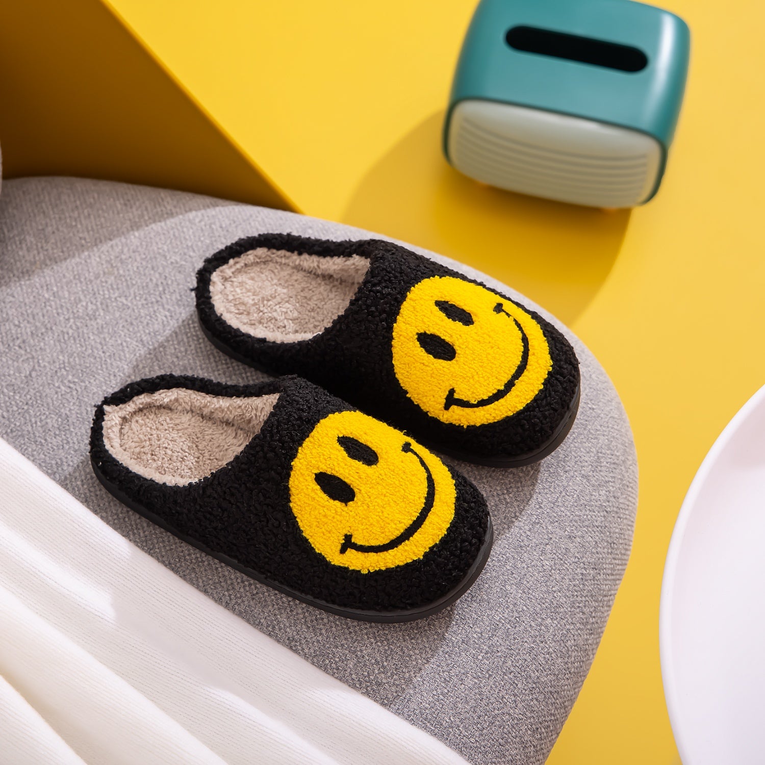Melody Smiley Face Slippers - Whateversit