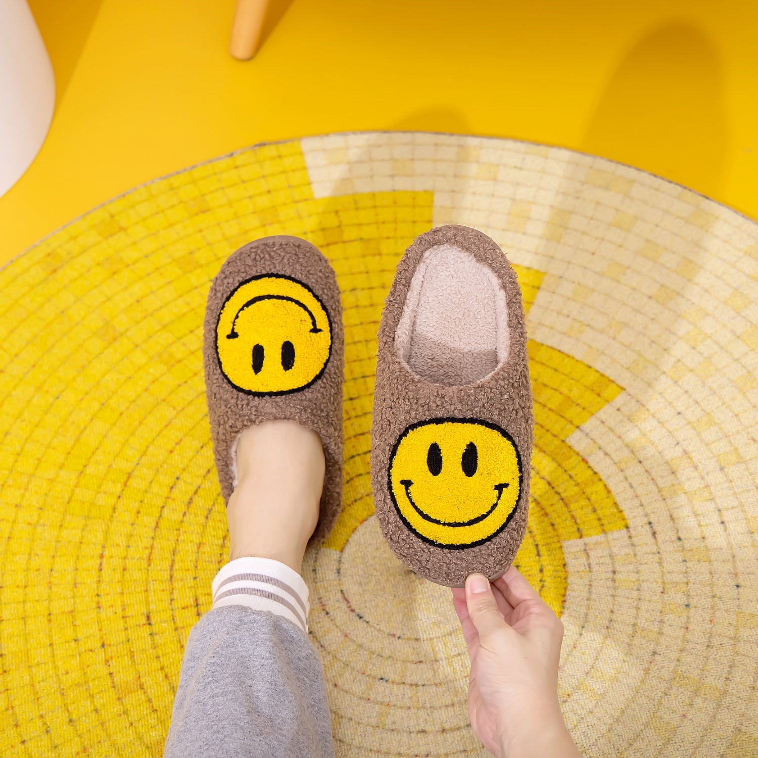 Melody Smiley Face Slippers - Whateversit