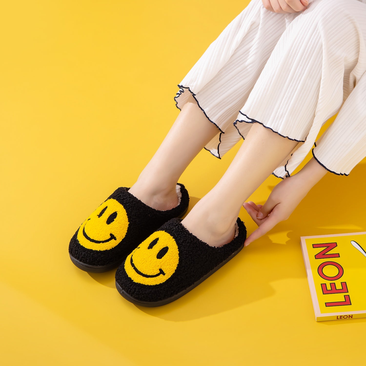 Melody Smiley Face Slippers - Whateversit