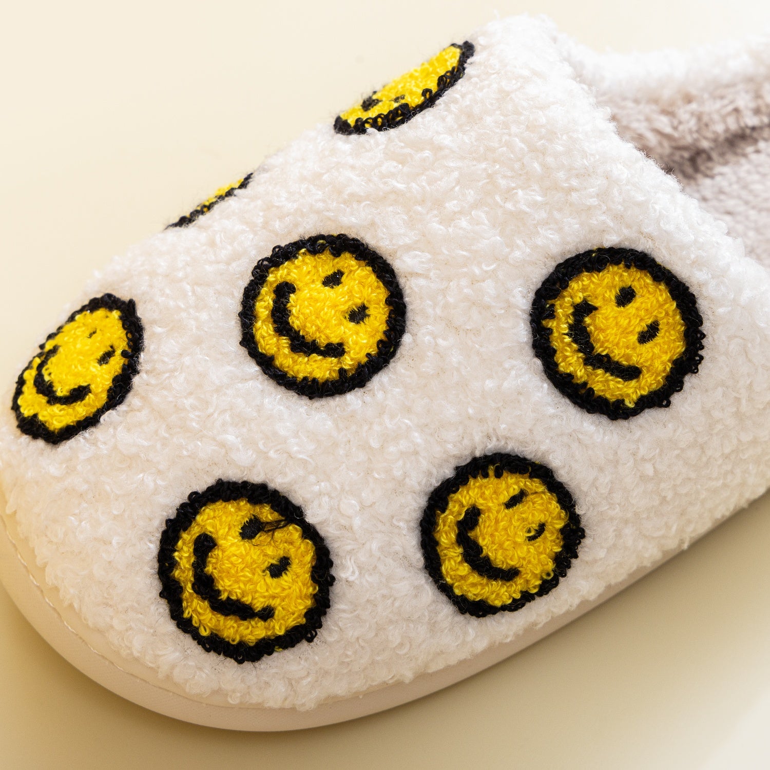 Melody Smiley Face Slippers - Whateversit