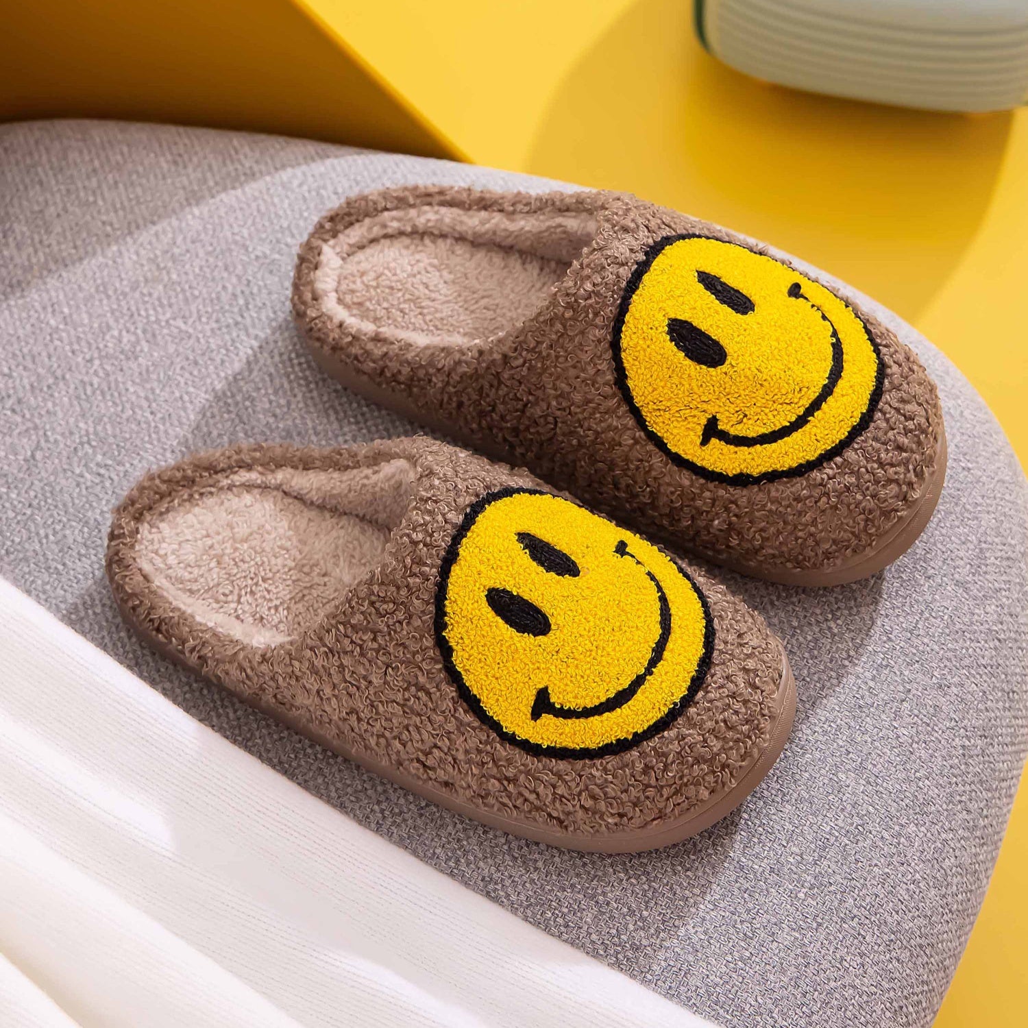 Melody Smiley Face Slippers - Whateversit