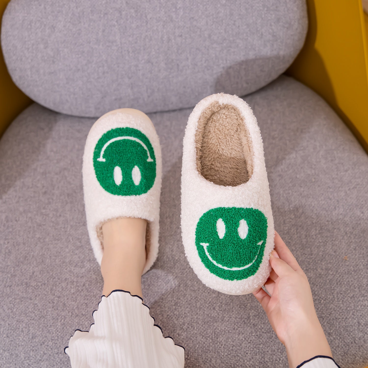 Melody Smiley Face Slippers - Whateversit