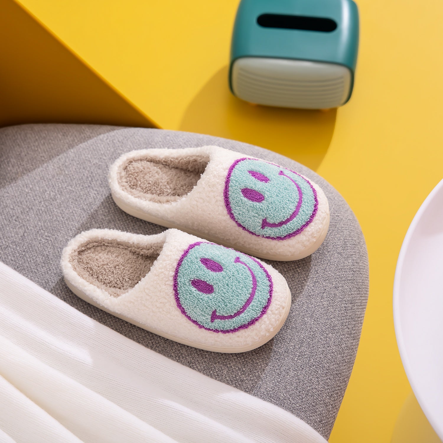 Melody Smiley Face Slippers - Whateversit