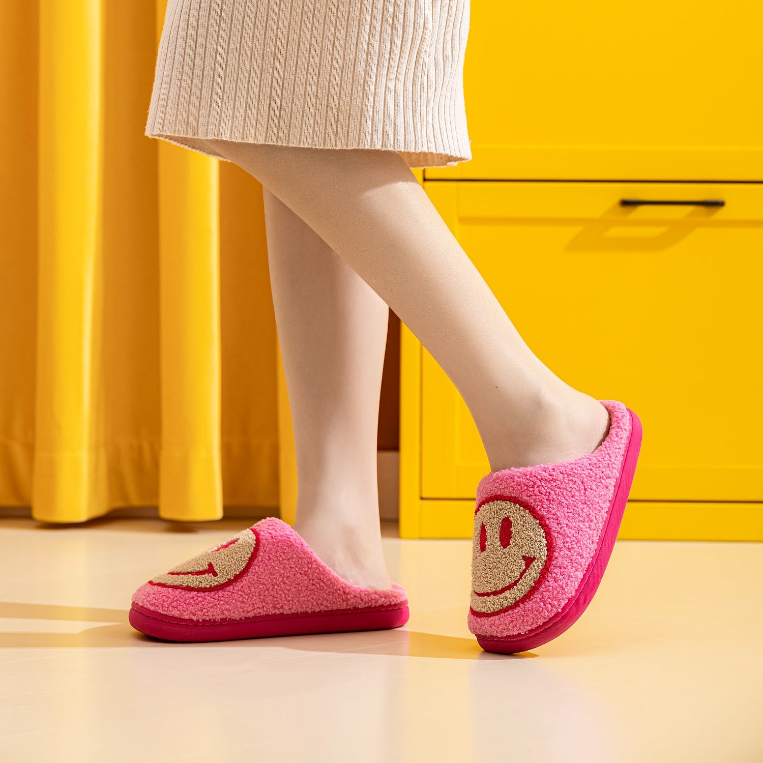 Melody Smiley Face Slippers - Whateversit