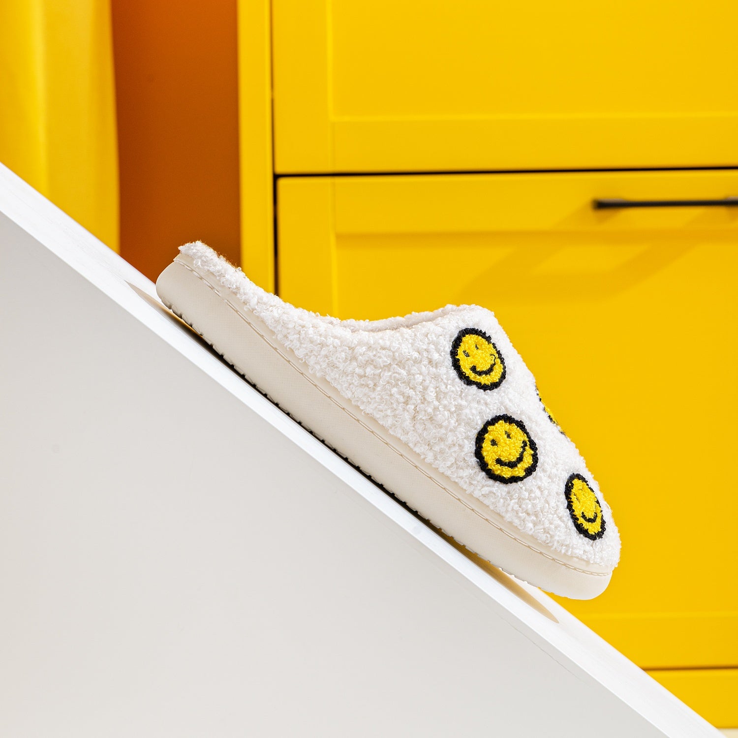 Melody Smiley Face Slippers - Whateversit