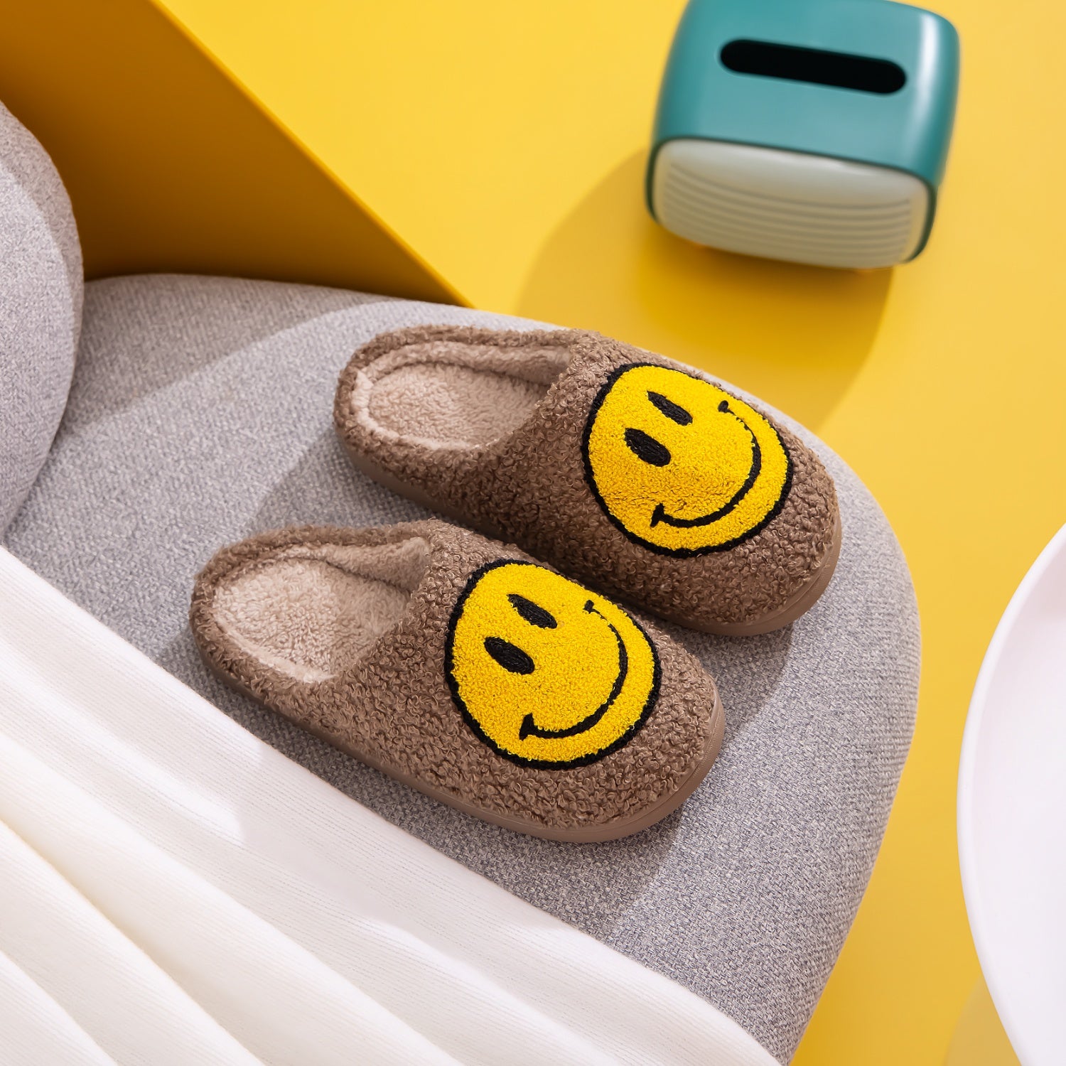 Melody Smiley Face Slippers - Whateversit